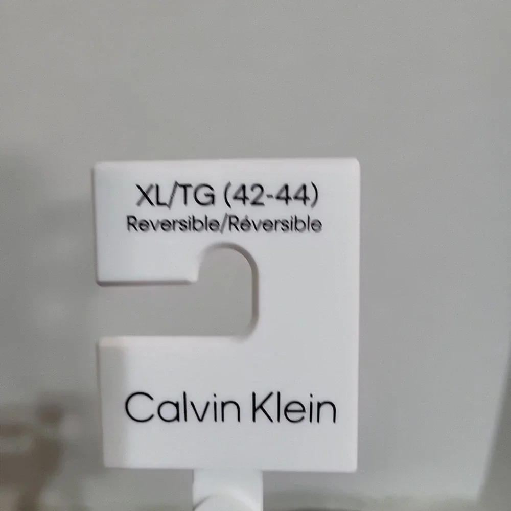 Calvin Klein Mens XL 42-44 Reversible Belt Black Brown Sleek Office Business NWT
